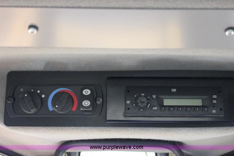 image for item I1749 2011 Caterpillar D6T XL dozer