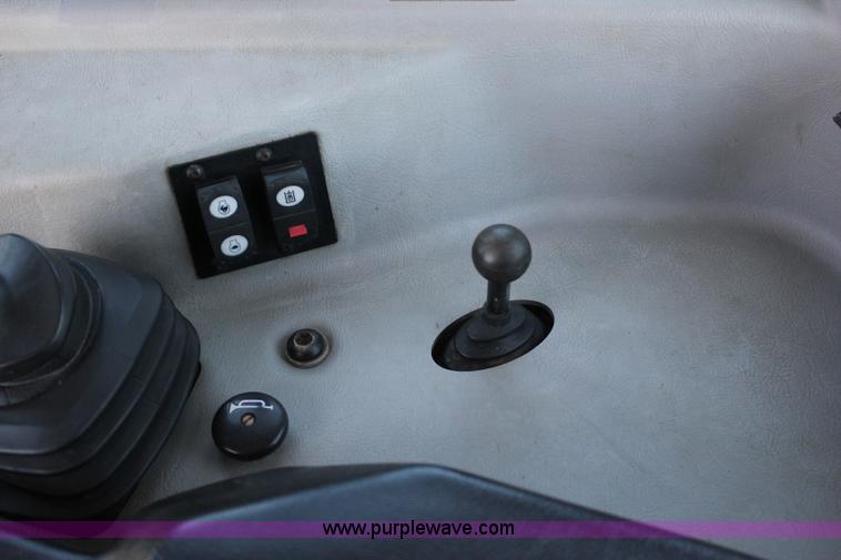 image for item I1749 2011 Caterpillar D6T XL dozer