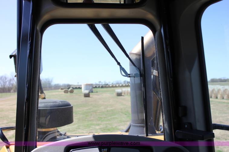 image for item I1749 2011 Caterpillar D6T XL dozer