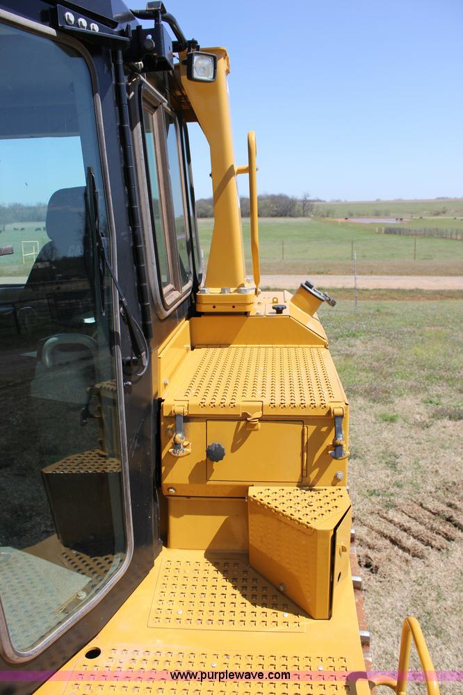 image for item I1749 2011 Caterpillar D6T XL dozer