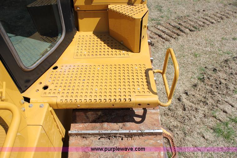 image for item I1749 2011 Caterpillar D6T XL dozer