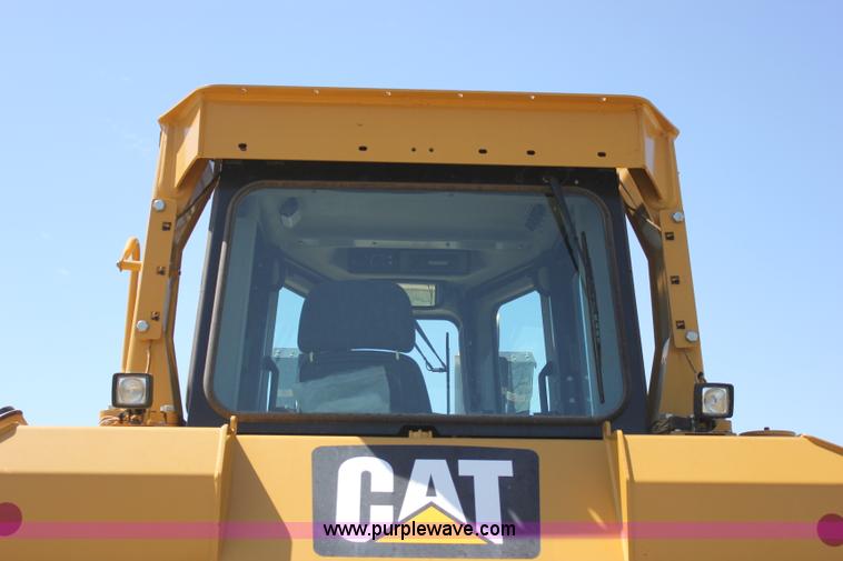 image for item I1749 2011 Caterpillar D6T XL dozer