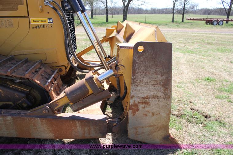 image for item I1749 2011 Caterpillar D6T XL dozer