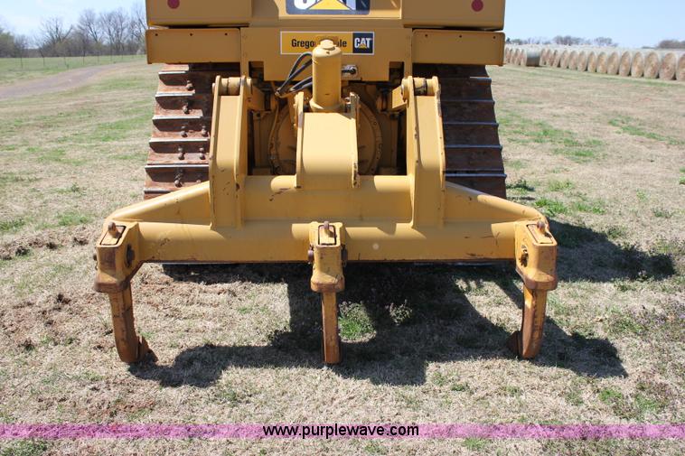 image for item I1749 2011 Caterpillar D6T XL dozer