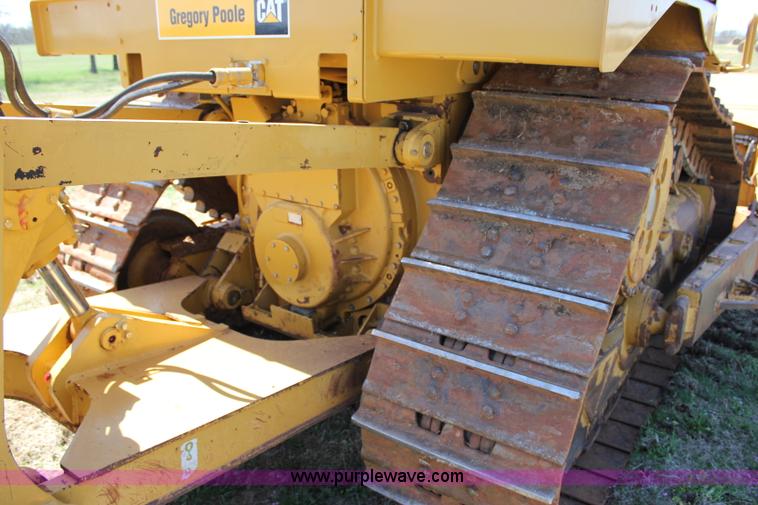 image for item I1749 2011 Caterpillar D6T XL dozer