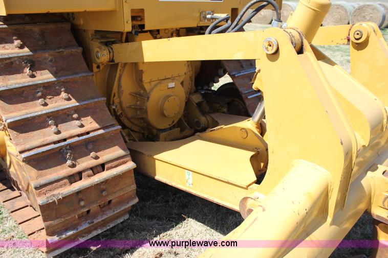 image for item I1749 2011 Caterpillar D6T XL dozer
