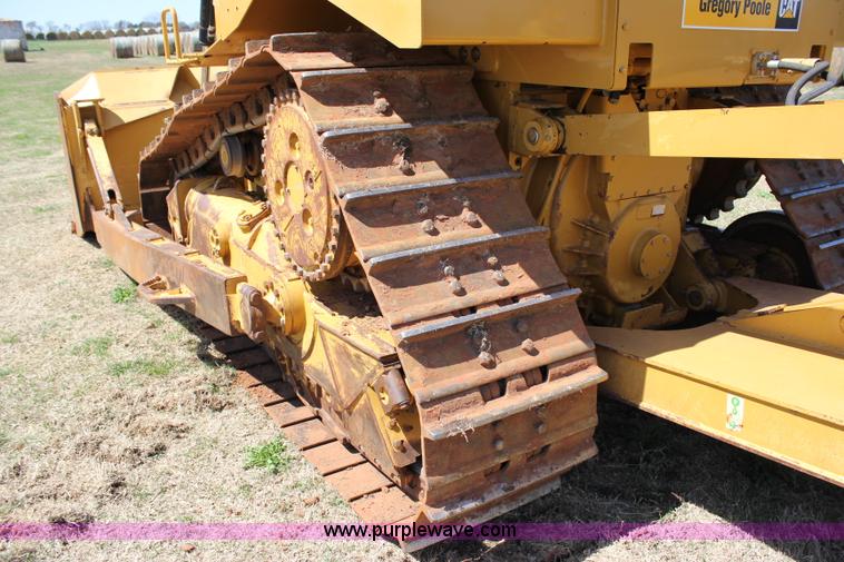 image for item I1749 2011 Caterpillar D6T XL dozer