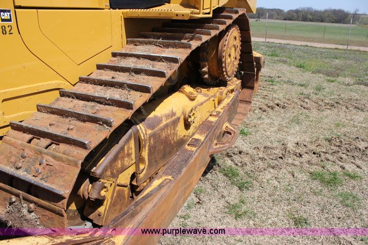 image for item I1749 2011 Caterpillar D6T XL dozer