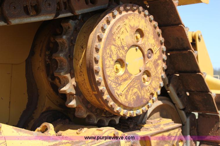 image for item I1749 2011 Caterpillar D6T XL dozer