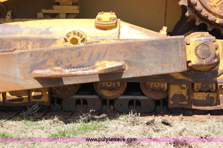 image for item I1749 2011 Caterpillar D6T XL dozer
