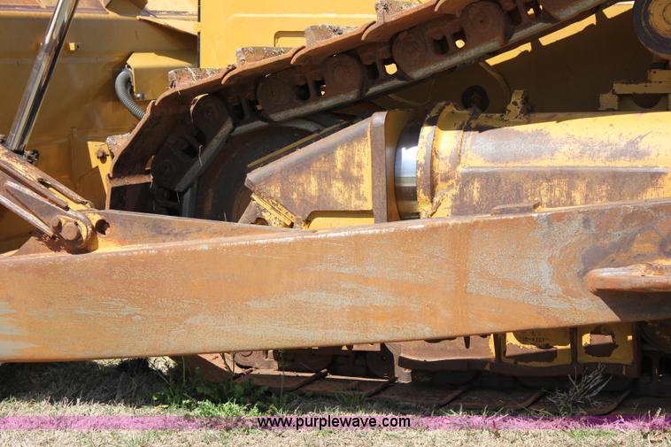 image for item I1749 2011 Caterpillar D6T XL dozer
