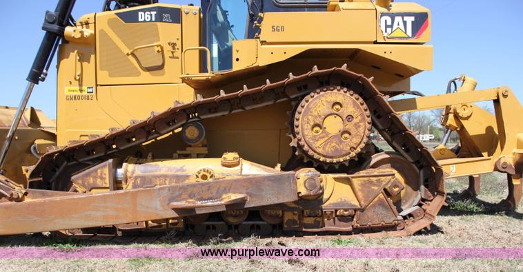 image for item I1749 2011 Caterpillar D6T XL dozer