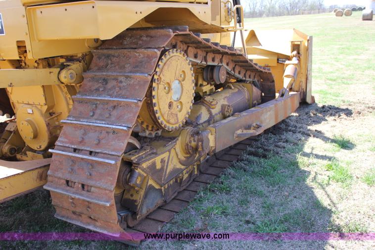 image for item I1749 2011 Caterpillar D6T XL dozer