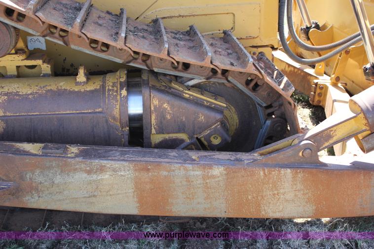 image for item I1749 2011 Caterpillar D6T XL dozer