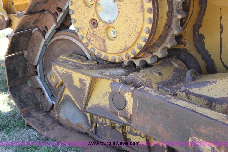 image for item I1749 2011 Caterpillar D6T XL dozer