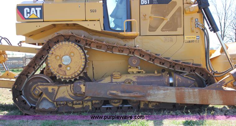 image for item I1749 2011 Caterpillar D6T XL dozer