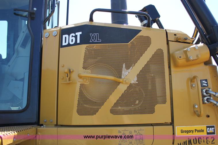 image for item I1749 2011 Caterpillar D6T XL dozer