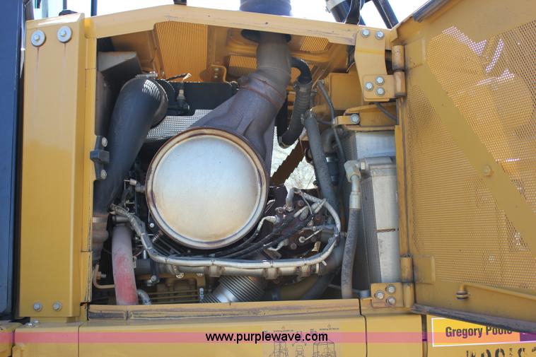 image for item I1749 2011 Caterpillar D6T XL dozer