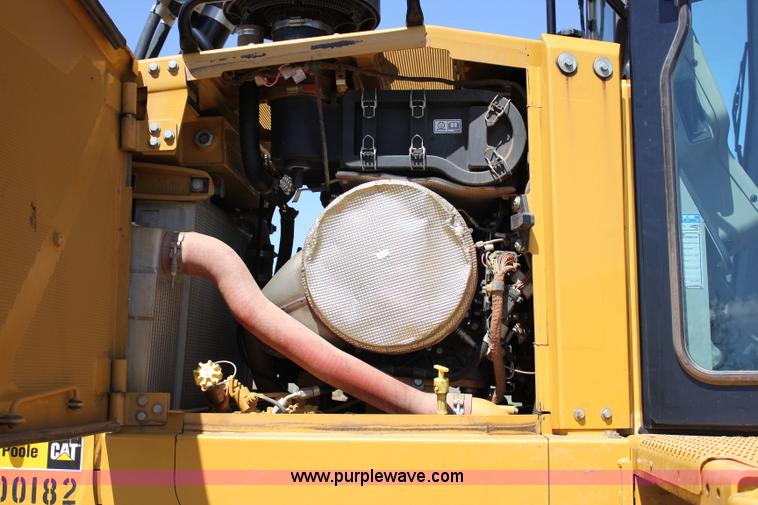 image for item I1749 2011 Caterpillar D6T XL dozer