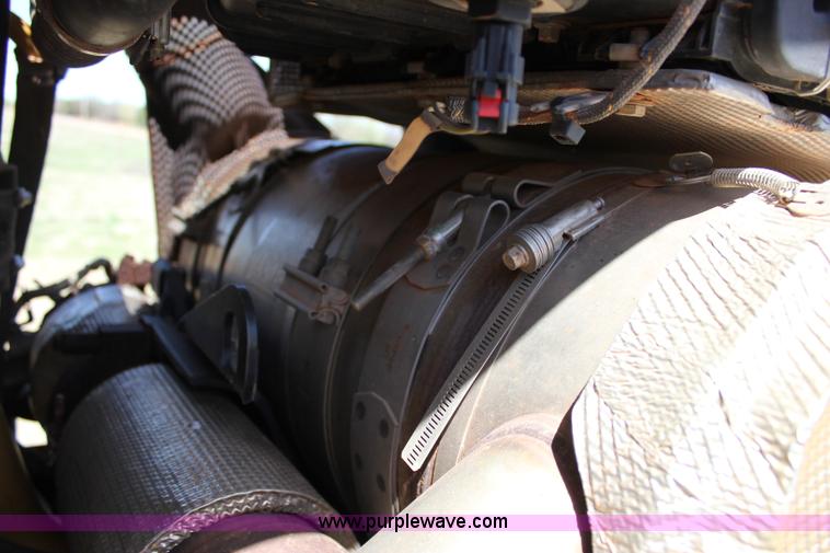 image for item I1749 2011 Caterpillar D6T XL dozer