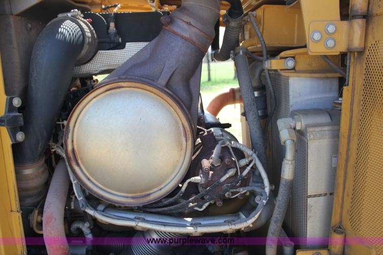 image for item I1749 2011 Caterpillar D6T XL dozer