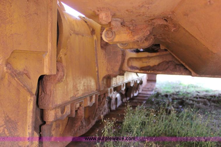 image for item I1749 2011 Caterpillar D6T XL dozer