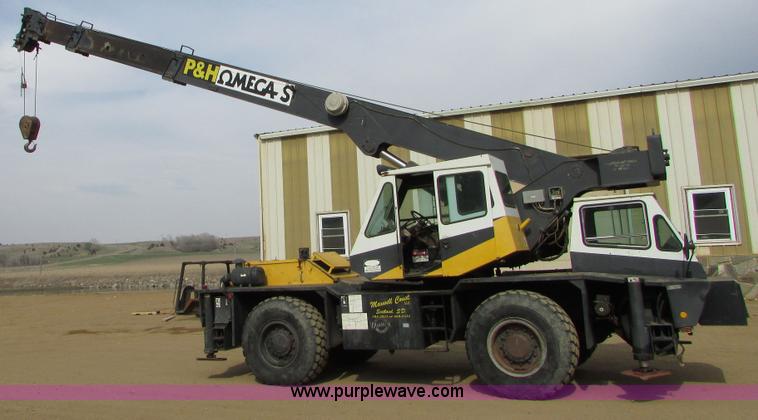 image for item I6516 1983 P & H Omega S crane