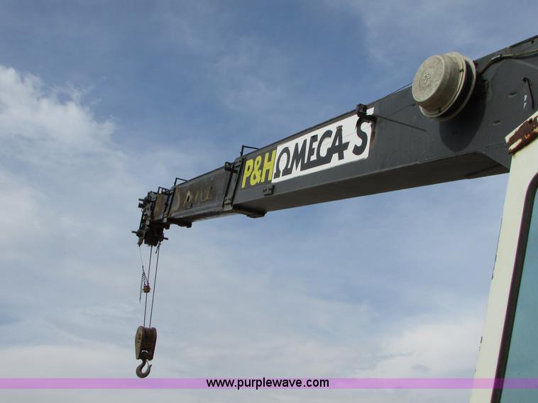 image for item I6516 1983 P & H Omega S crane