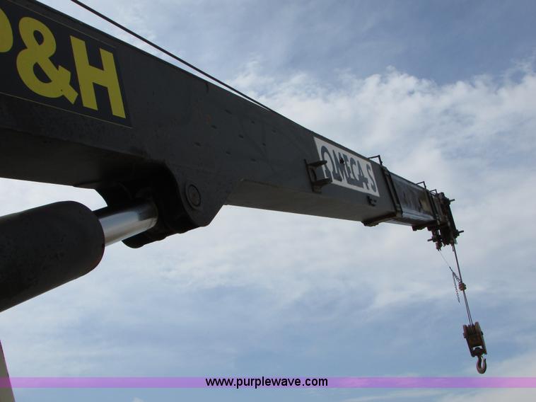 image for item I6516 1983 P & H Omega S crane