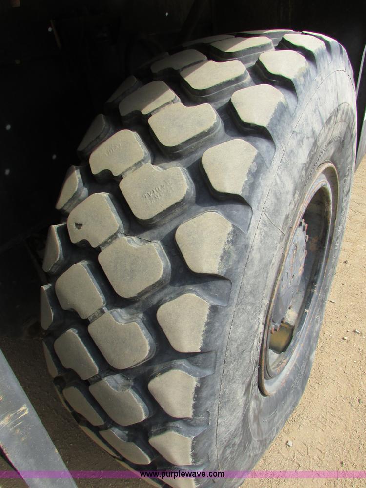 image for item I6516 1983 P & H Omega S crane