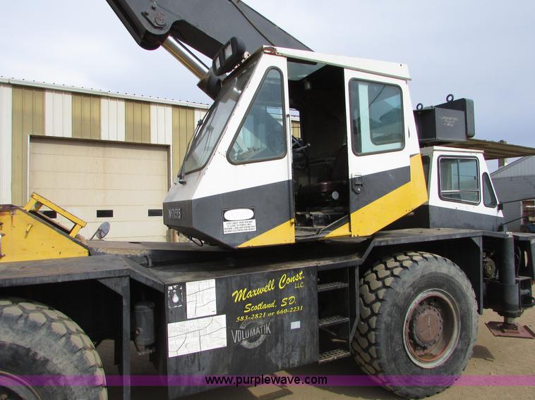 image for item I6516 1983 P & H Omega S crane