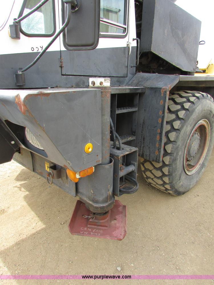 image for item I6516 1983 P & H Omega S crane