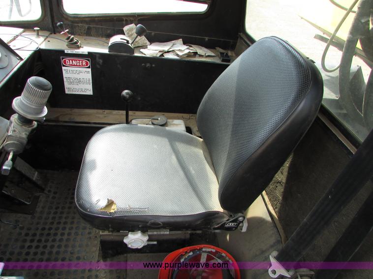 image for item I6516 1983 P & H Omega S crane