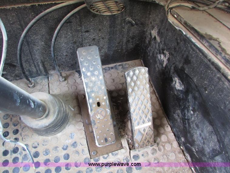 image for item I6516 1983 P & H Omega S crane