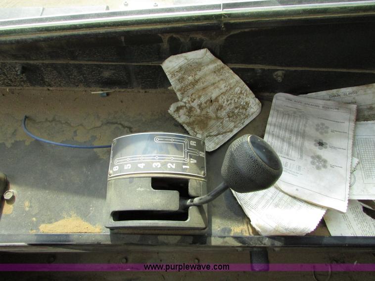 image for item I6516 1983 P & H Omega S crane