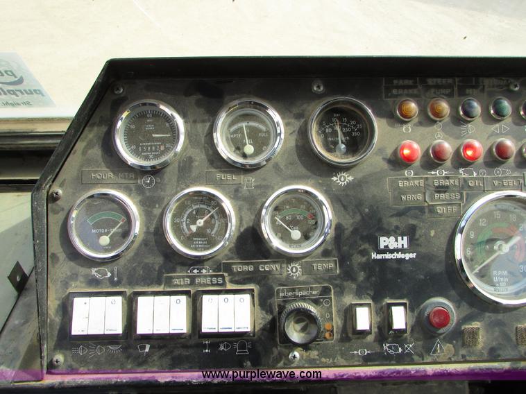 image for item I6516 1983 P & H Omega S crane