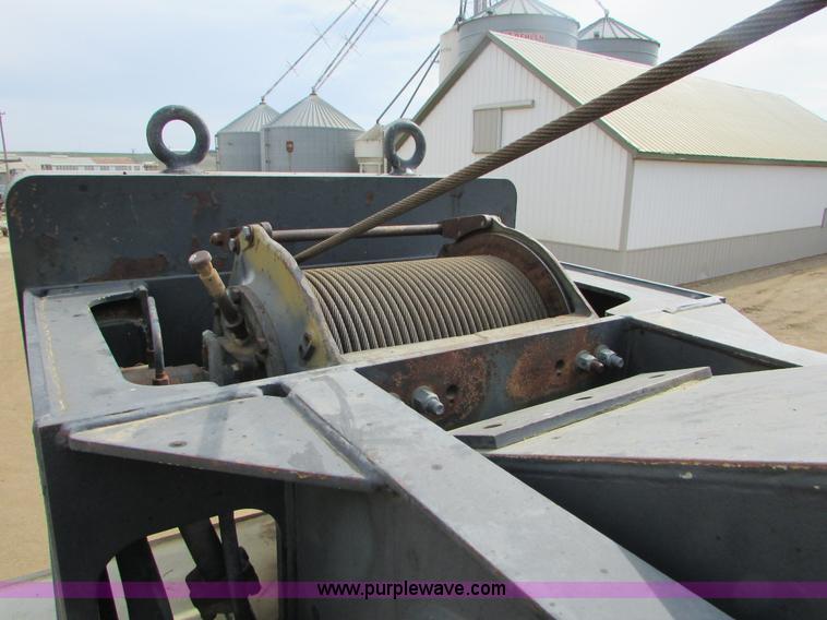 image for item I6516 1983 P & H Omega S crane