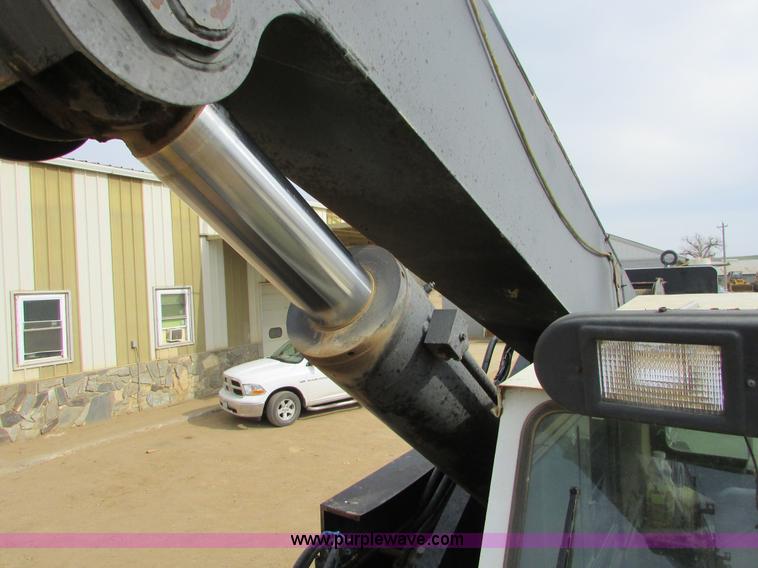 image for item I6516 1983 P & H Omega S crane