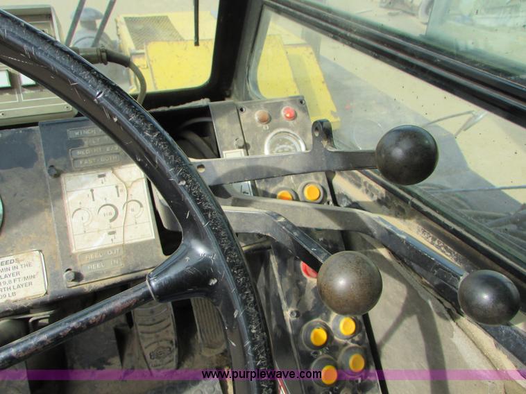 image for item I6516 1983 P & H Omega S crane