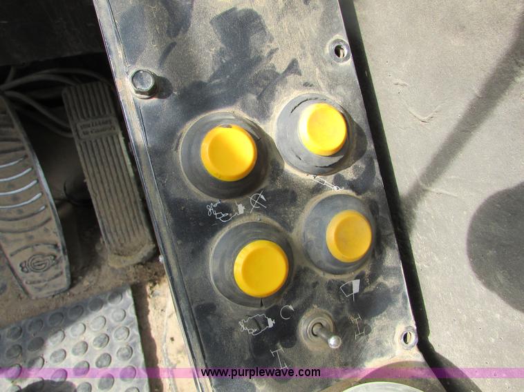 image for item I6516 1983 P & H Omega S crane