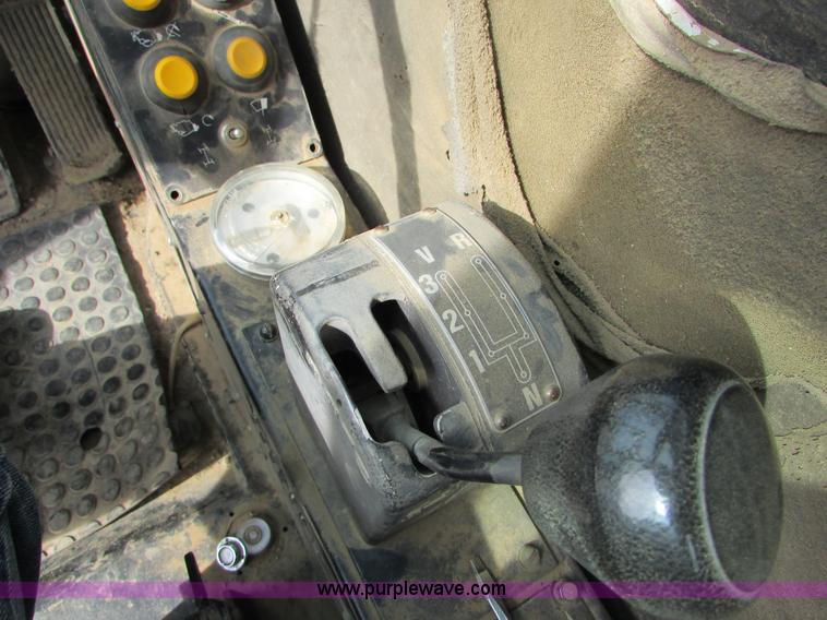 image for item I6516 1983 P & H Omega S crane