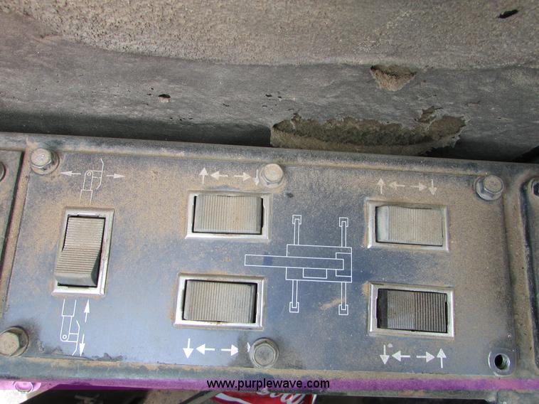 image for item I6516 1983 P & H Omega S crane