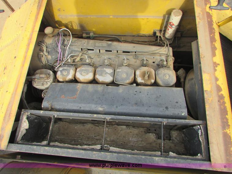 image for item I6516 1983 P & H Omega S crane