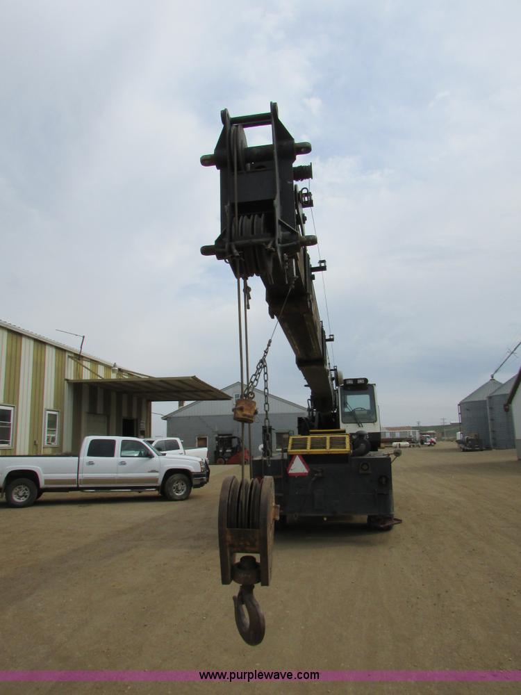 image for item I6516 1983 P & H Omega S crane