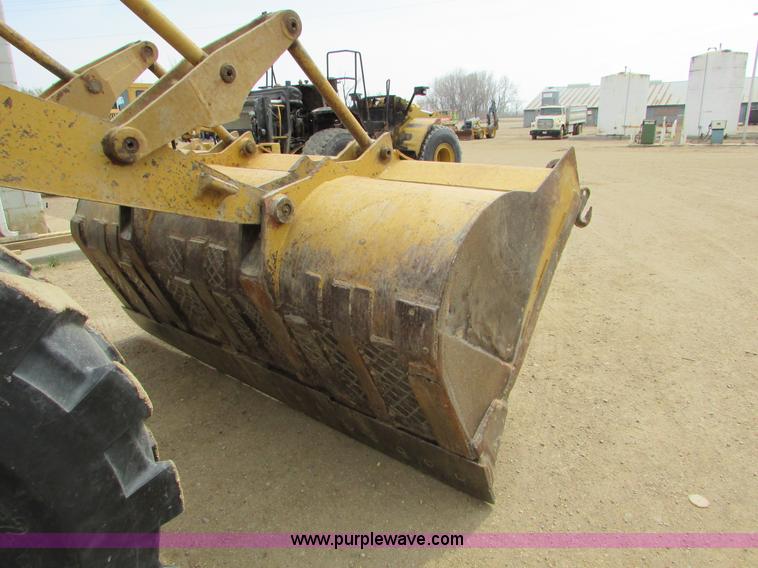 image for item I6517 Caterpillar 966C wheel loader