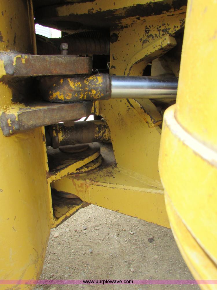 image for item I6517 Caterpillar 966C wheel loader