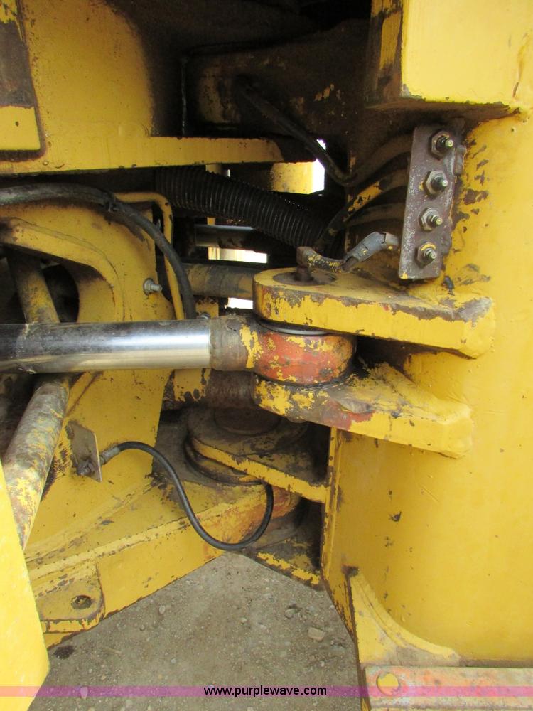 image for item I6517 Caterpillar 966C wheel loader