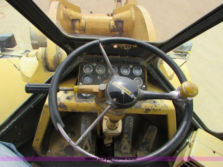image for item I6517 Caterpillar 966C wheel loader