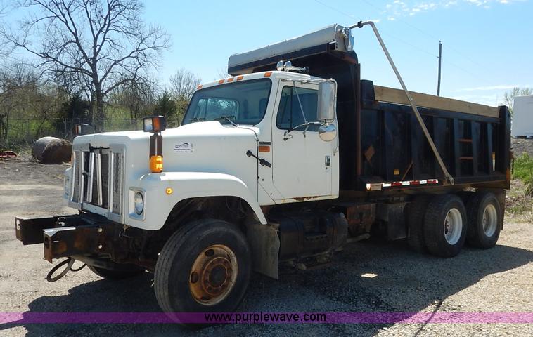 image for item J3969 2002 International F2574 dump truck