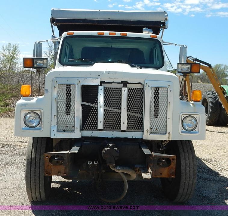 image for item J3969 2002 International F2574 dump truck